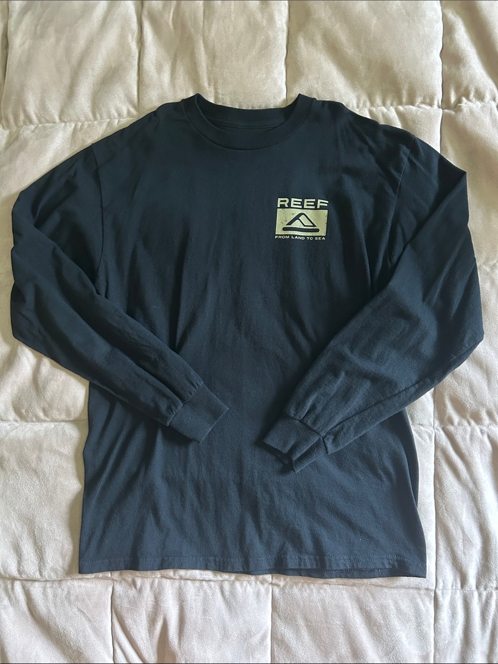 Men’s Reef land to sea flag long sleeve black tee size M like new